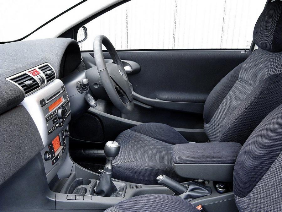  Fiat Stilo Abarth 3-Door 2001 года  (UK) (фото 4 из 12)